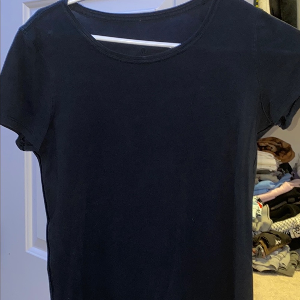 Lululemon tshirt
